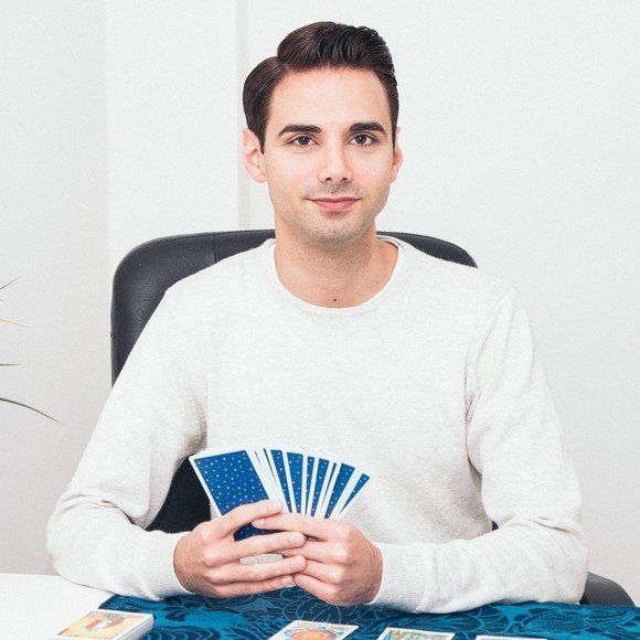 Daniel Moon Natural Psychic Reader and Medium